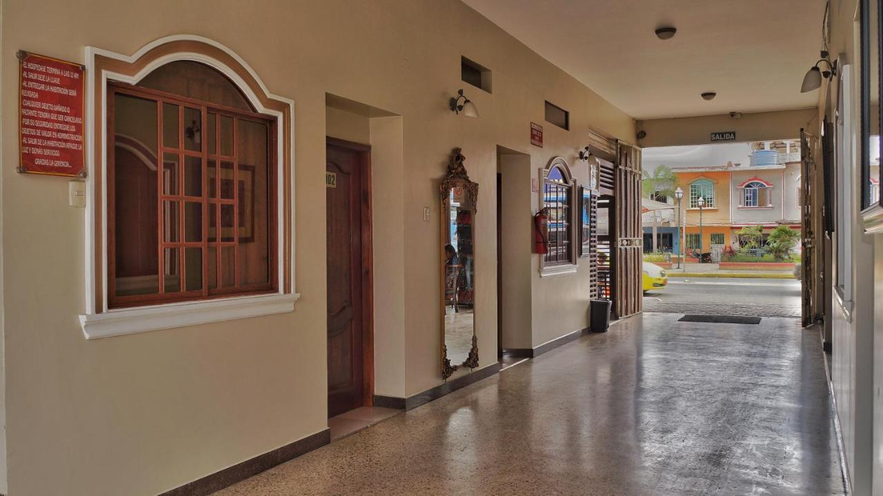 Vallejo Hotel Huaquillas Exterior photo